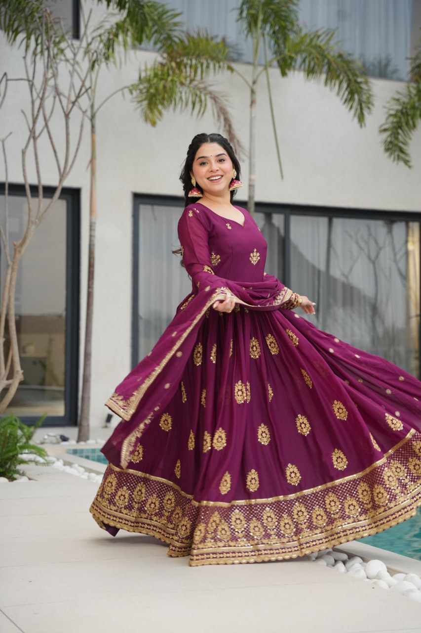 Women's Cotton Embroidered Anarkali Gown With Dupatta Set - Image 18
