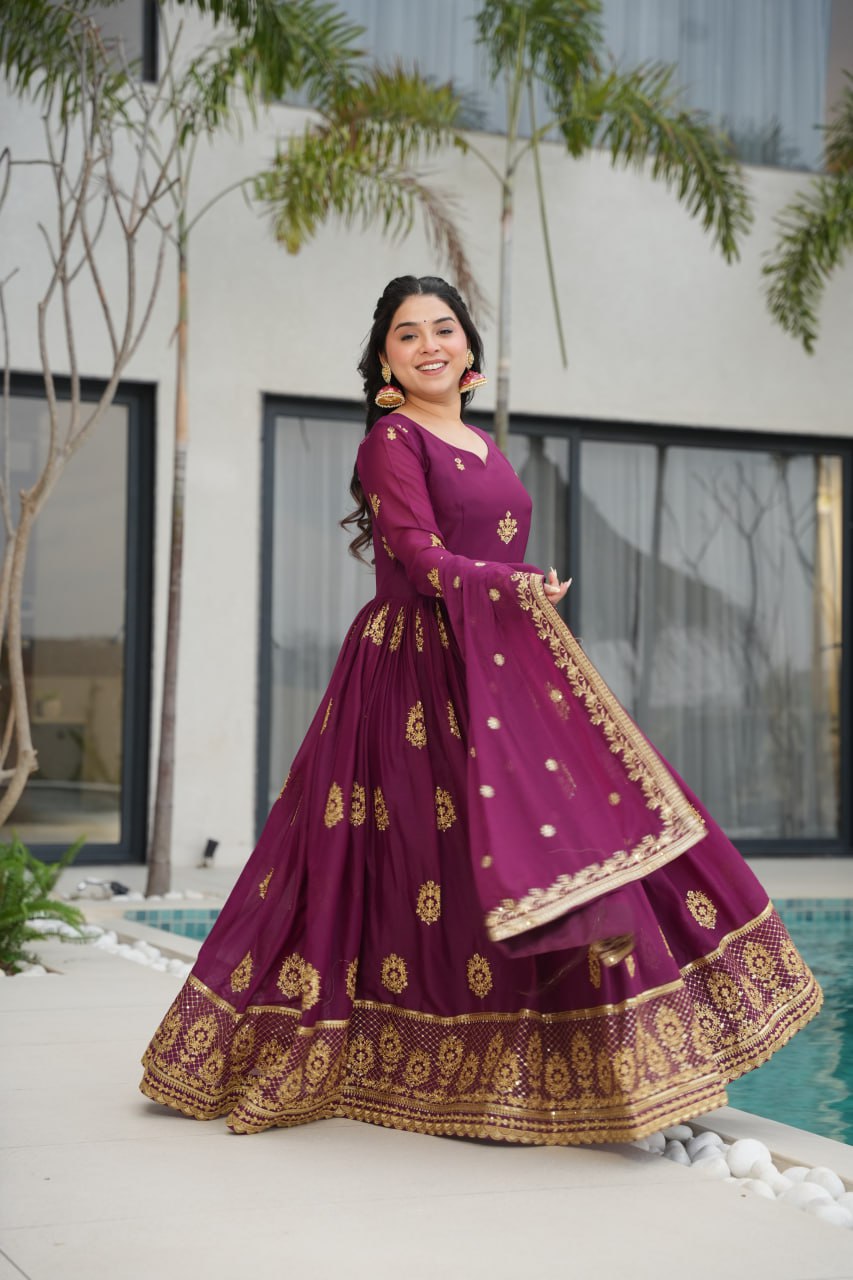 Women's Cotton Embroidered Anarkali Gown With Dupatta Set - Image 19