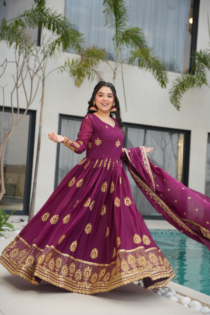 Women's Cotton Embroidered Anarkali Gown With Dupatta Set - Image 21