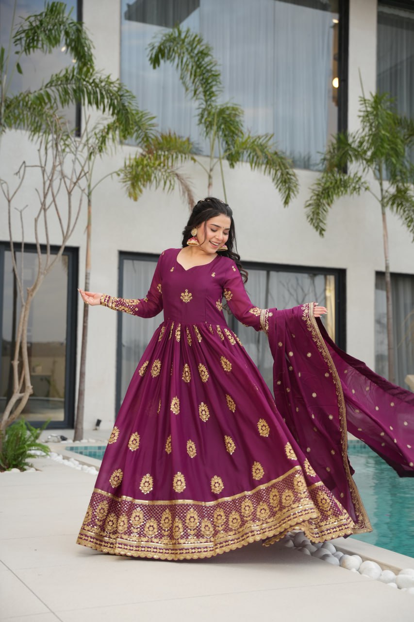 Women's Cotton Embroidered Anarkali Gown With Dupatta Set - Image 22